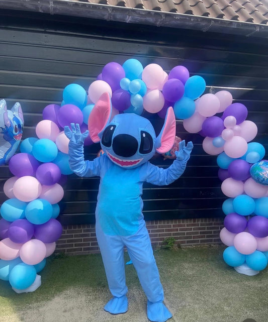 Stitch mascotte verhuur 🌟 De ondeugende held – Stitch zorgt voor een knallend feestje!